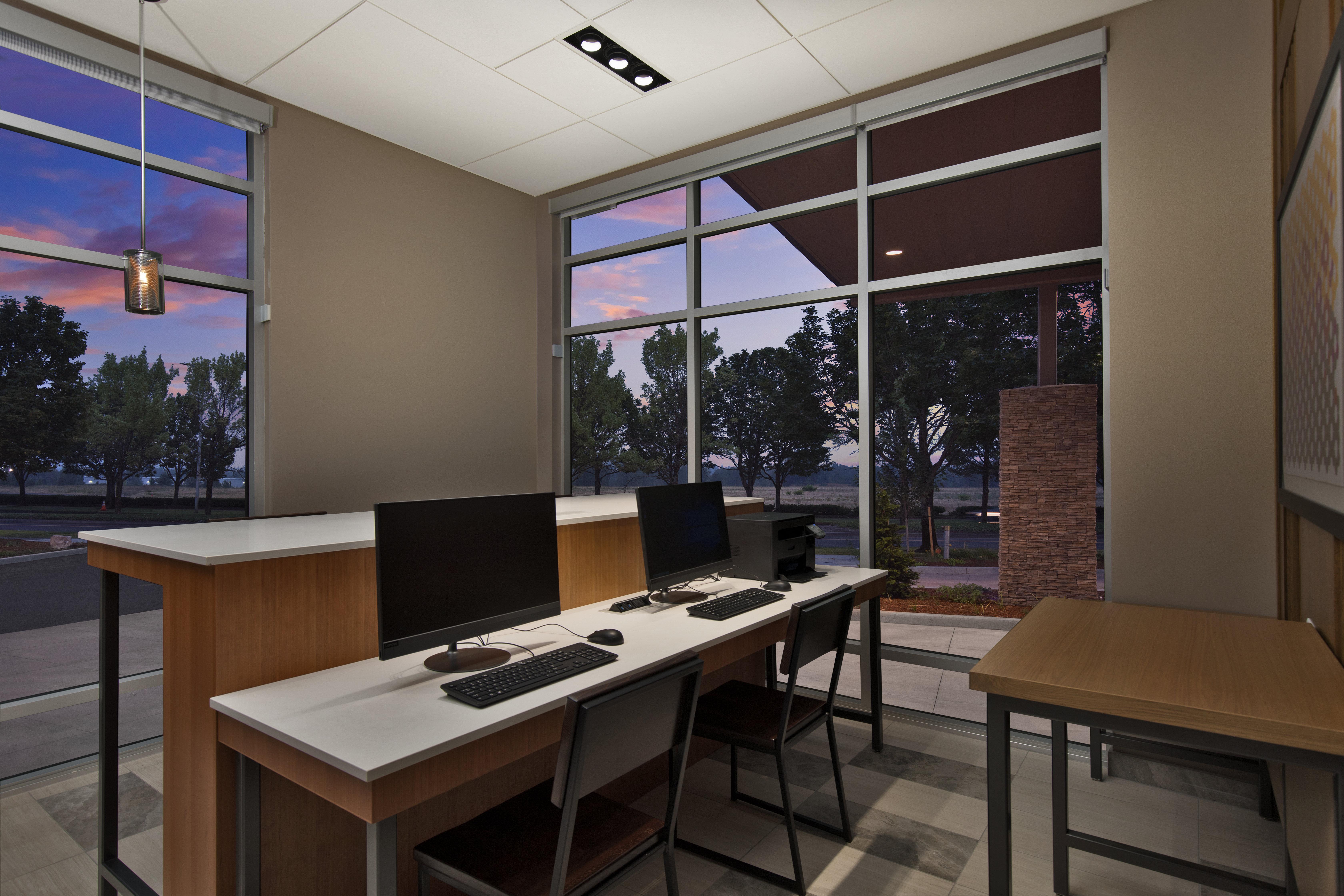 Holiday Inn Express & Suites - Portland Airport - Cascade Stn By Ihg Esterno foto